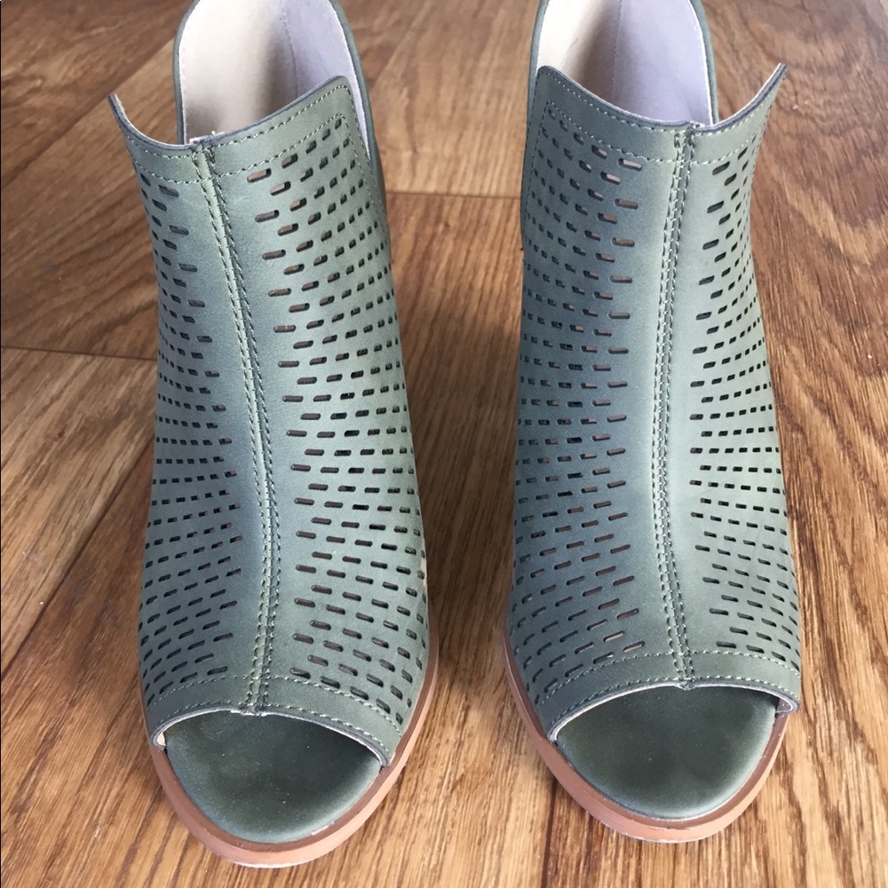 Restricted Peep Toe Booties
